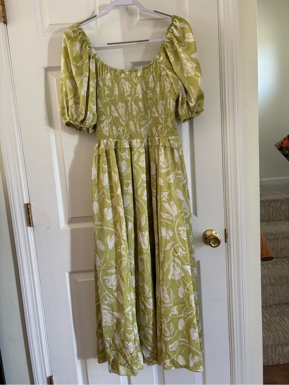 Moon River Olive Green Floral Puff Sleeve Midi Dress - Picture 7 of 9
